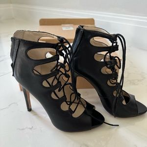 Zara black leather sandal size 6 worn twice very good condition